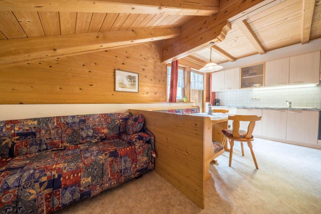 Haus Hubertus - Fewo 5 Sankt Leonhard in Passeier Buitenkant foto