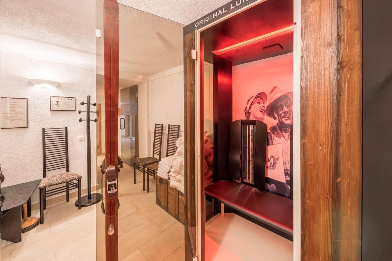 Haus Hubertus - Fewo 5 Sankt Leonhard in Passeier Buitenkant foto